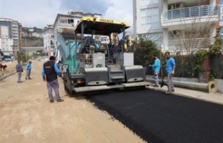 Cikcilli'de sıcak asfalt çalışmasına başlandı