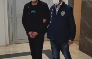 Değeri düşük yabancı para ile iki işyerini dolandırdı,...