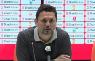 Erol Bulut: "Bir futbolcu karaktersizliğini...