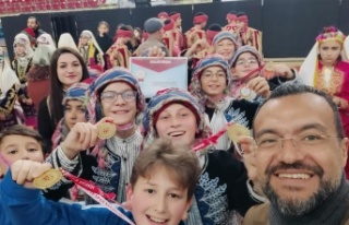 Halk oyunlarında finale kaldılar