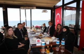 Kaymakam Ürkmezer şehit aileleriyle buluştu