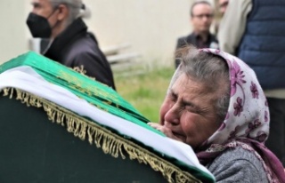 Küçük Mahra’ya anne, baba ve kardeşinden gözyaşları...