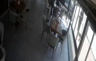 Otomobilin fırına daldığı anlar kamerada