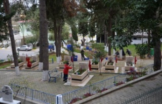 Şehitlikler anma gününe hazırlandı