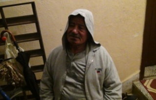 Yatağında dinlediği radyo evini yakıyordu