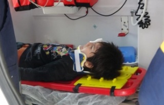 Yaya geçidini kullanan çocuk hastanelik oldu