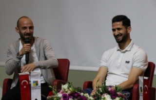 Alanyasporlu Karaca ve Akbaba öğrencilerle buluştu