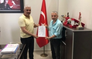 ANAP İlçe Başkanı Kurt mazbatasını aldı