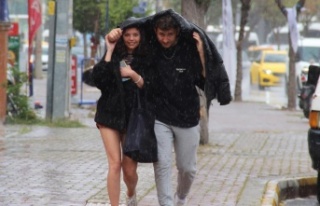 Antalya’da bahar yağmuru sürprizi