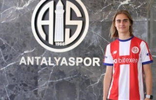 Antalyaspor Emre Uzun ile 3+2 yıllık sözleşme...