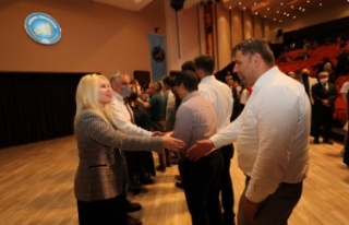 AÜ’de erken bayramlaşma