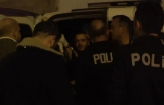 Babasını öldürüp yoldan geçenlere 'Babama...