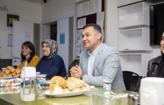 Başkan Yücel, Oba Kız Öğrenci Yurdu öğrencileri...