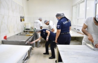 Bayram öncesi ‘tatlı ve çikolata’ üretimi...