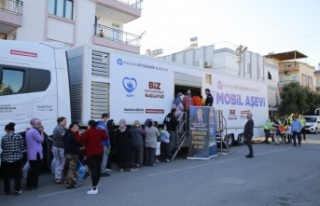 Büyükşehir Mobil Aşevi Ramazan’da her gün farklı...