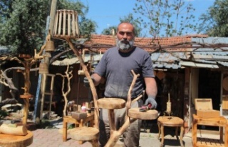 Eşini kanserden kaybetti, marangoz atölyesinde hayat...