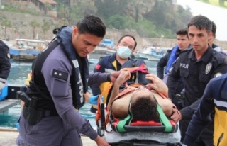 Falezlerden düşen üniversite öğrencisini, deniz...