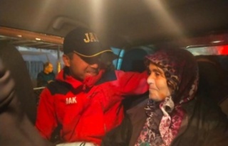 Kayıp Alzheimer hastası kadını jandarma buldu