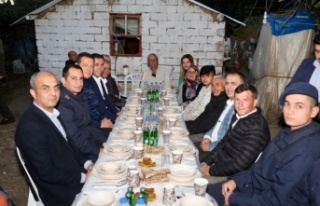 Kaymakam Ürkmezer, Sever ailesinin misafiri oldu