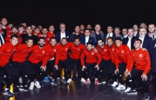 Kepez Belediyespor’un şampiyonluk iftarı