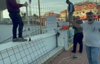 Kiracıların indirdiği asansörlü duvara otel sahibinden...