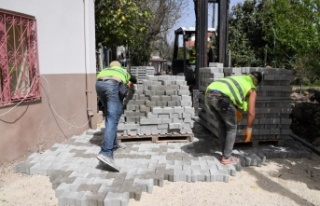 Konyaaltı’nda iş makinalarının giremediği sokaklara...