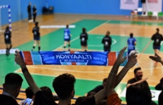 Mavi Kelebekler zirve yarışını sürdürüyor