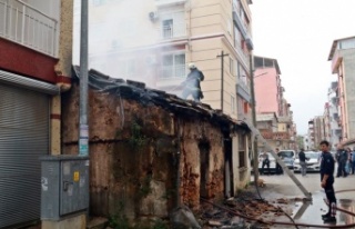 Metruk gecekondu yangını mahalleliyi korkuttu