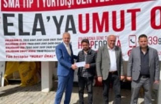 Odaya gelen çiçeklerin bedelini Ela bebek için...