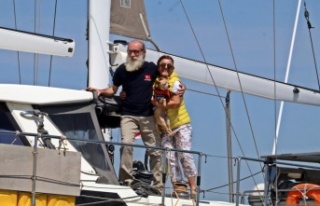 Tekneyle dünyayı 7 yılda dolaştılar, okyanuslarda...