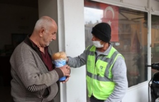 Yaşlı vatandaşlara 2 öğün, 3 çeşit yemek