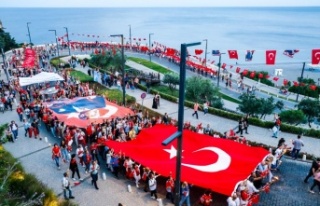 400 metrelik dev Türk bayrağı açıldı, görsel...