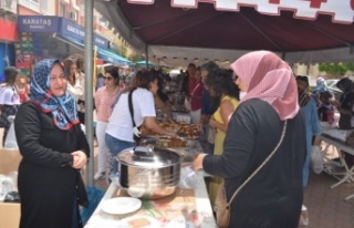 Alanya'da Ela bebek için düzenlenen kermese...