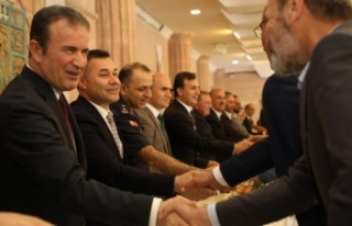 Alanya'da protokol AKM'de bayramlaştı