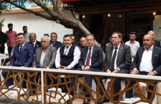 Alanya MHP’de kalabalık bayramlaşma