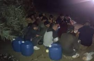 Alanya’da deniz kenarında 36 düzensiz göçmen...