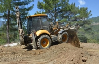 Alanya’nın o mahallesindeki yolda genişletme çalışmaları...