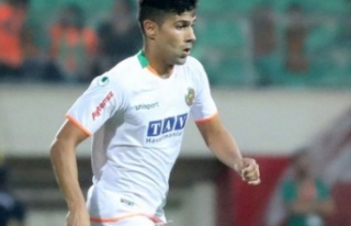 Alanyaspor'a veda etti