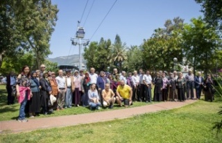 Ali Efendi Mahallesi'nin ileri yaş sakinleri...