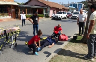 Çocuğa çarpmamak için motosikletini devirdi: 1...