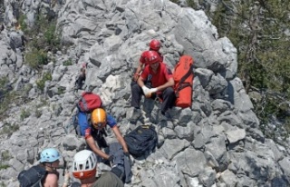 Dağa tırmanırken ayağını kırıp mahsur kalan...
