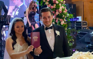 Genç çift dünya evine girdi