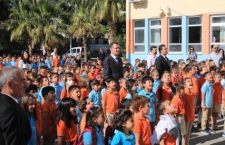 Kaymakam Ürkmezer Mahmutlar İlkokulu'nu ziyaret...