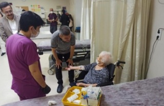 Kepez Devlet Hastanesi, hastalarını bayramda da...