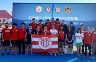 Kırmızı beyazlı kulaçlar Portekiz biletini aldı