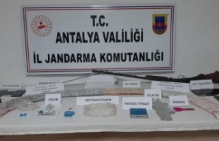 Köpek kulübesinden bile uyuşturucu çıktı