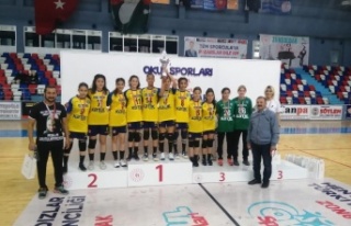 Nadire Konuk, yıldız hentbolde Türkiye şampiyonu