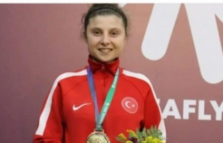 Öğretmen Yazıcı Alanya'ya altın madalya...