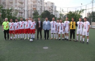 Sağlık çalışanları futbol turnuvasında buluştu