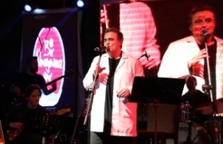 Sağlıkçılar Kutsi konseriyle moral buldu